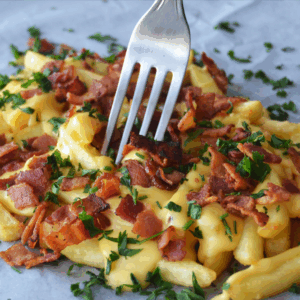 papas fritas cheddar tocino