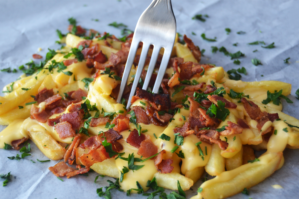 papas fritas cheddar tocino